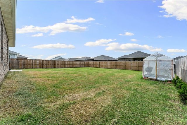 1711 Bugg Street, Pea Ridge, AR 72751