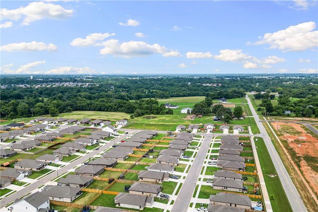 1711 Bugg Street, Pea Ridge, AR 72751