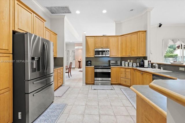 10912 NW 2nd St, Plantation, FL 33324