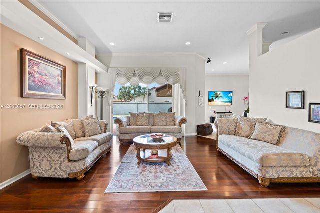 10912 NW 2nd St, Plantation, FL 33324