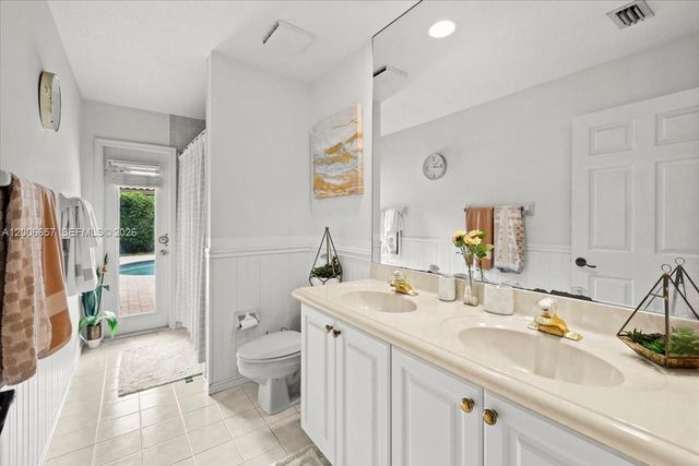 10912 NW 2nd St, Plantation, FL 33324
