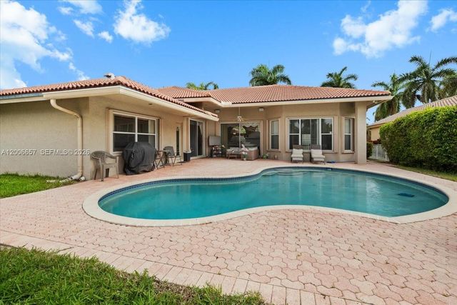 10912 NW 2nd St, Plantation, FL 33324