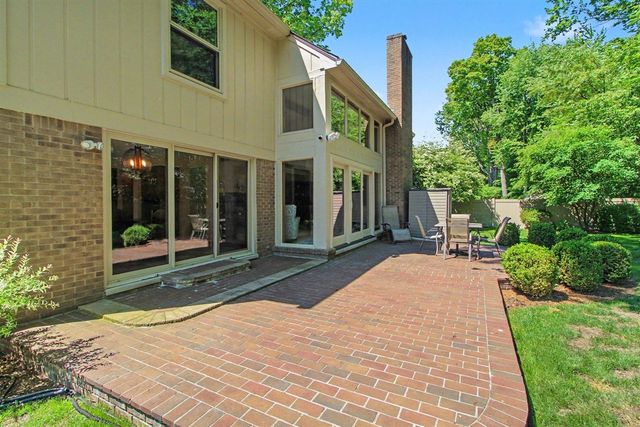 14017 Towering Oaks Drive, Utica, MI 48315