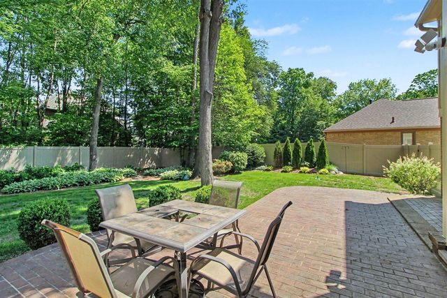 14017 Towering Oaks Drive, Utica, MI 48315