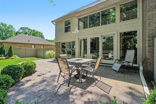 14017 Towering Oaks Drive, Utica, MI 48315