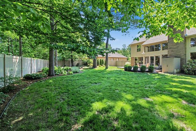 14017 Towering Oaks Drive, Utica, MI 48315