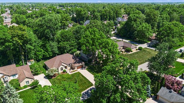 14017 Towering Oaks Drive, Utica, MI 48315