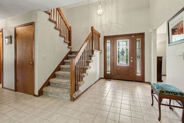 14017 Towering Oaks Drive, Utica, MI 48315
