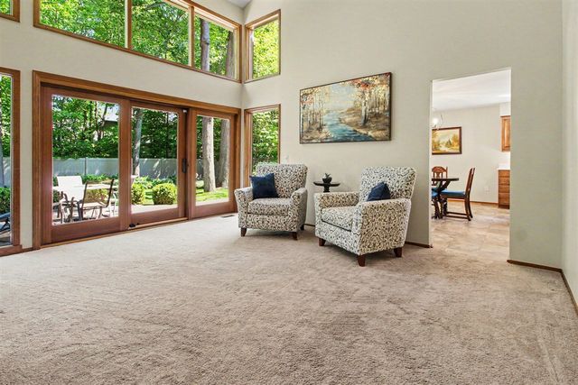 14017 Towering Oaks Drive, Utica, MI 48315