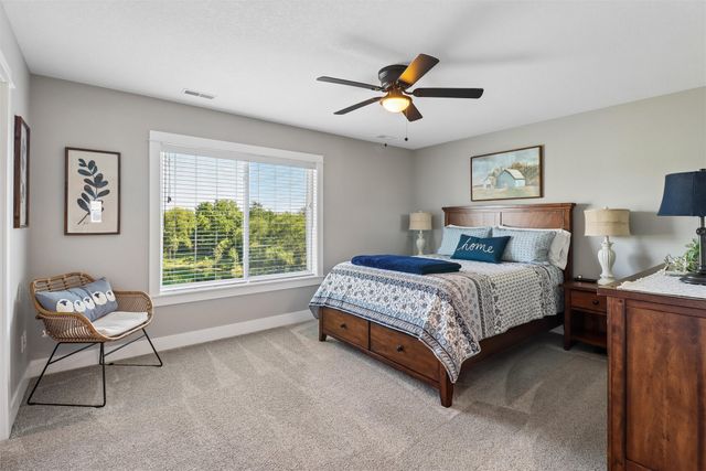 904 Summerset Place, Indianola, IA 50125