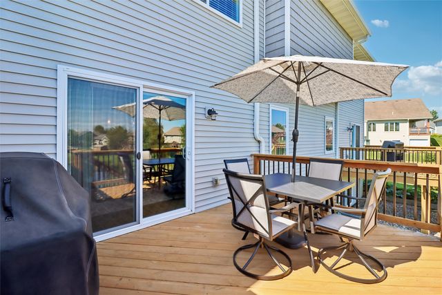 904 Summerset Place, Indianola, IA 50125
