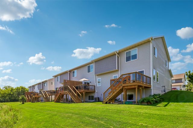 904 Summerset Place, Indianola, IA 50125