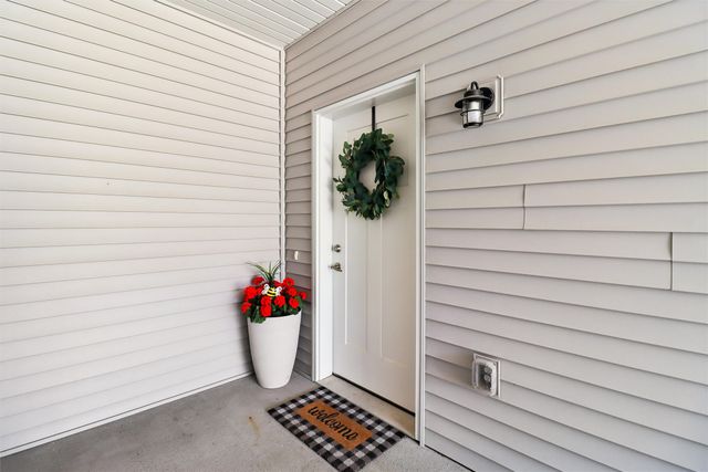 904 Summerset Place, Indianola, IA 50125