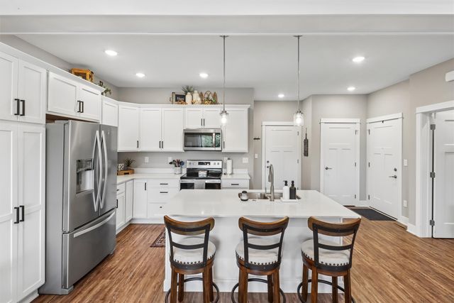 904 Summerset Place, Indianola, IA 50125