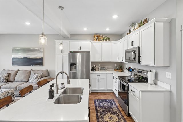 904 Summerset Place, Indianola, IA 50125