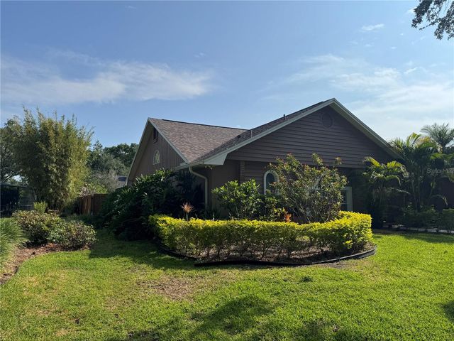 16713 NE SHEFFIELD PARK DR, STREET, Lutz, FL 33549