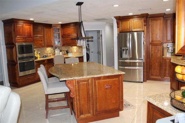 16713 NE SHEFFIELD PARK DR, STREET, Lutz, FL 33549