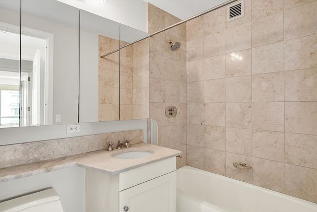 2 Avery St 27G, Boston, MA 02111