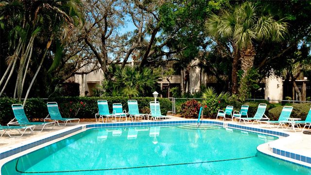 811 OAK DRIVE 811, Bradenton, FL 34210