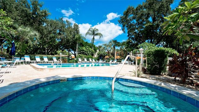 811 OAK DRIVE 811, Bradenton, FL 34210