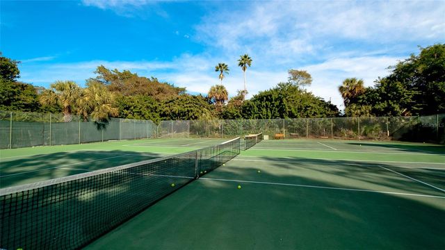 811 OAK DRIVE 811, Bradenton, FL 34210