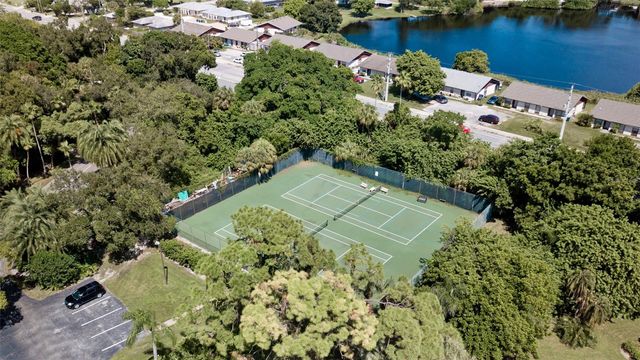 811 OAK DRIVE 811, Bradenton, FL 34210