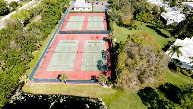 811 OAK DRIVE 811, Bradenton, FL 34210