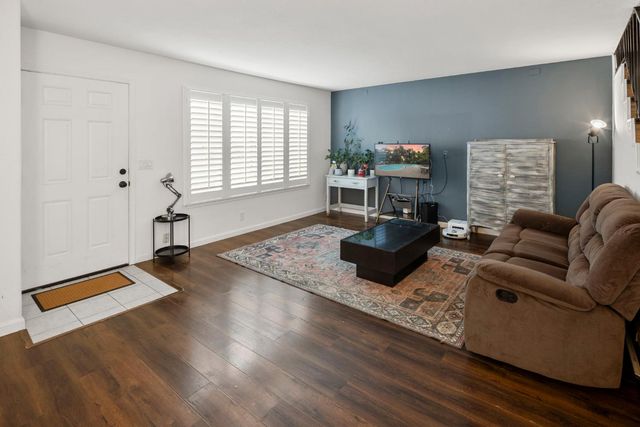 6100 Shadow Ln, Citrus Heights, CA 95621