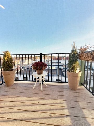 69 Foundry St 416, Wakefield, MA 01880