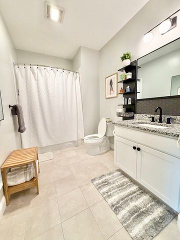 69 Foundry St 416, Wakefield, MA 01880