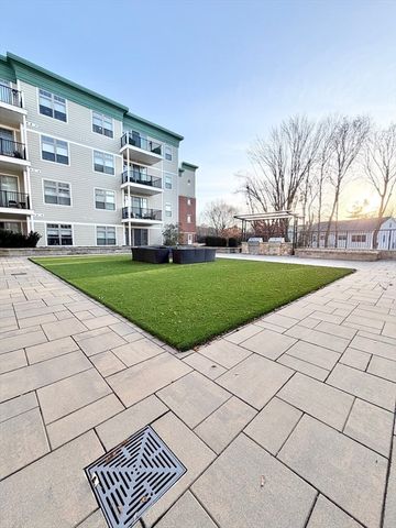 69 Foundry St 416, Wakefield, MA 01880