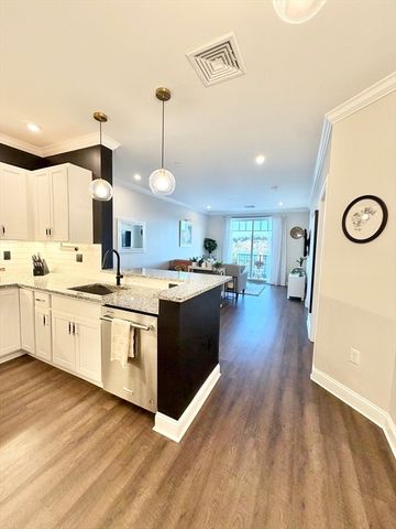 69 Foundry St 416, Wakefield, MA 01880