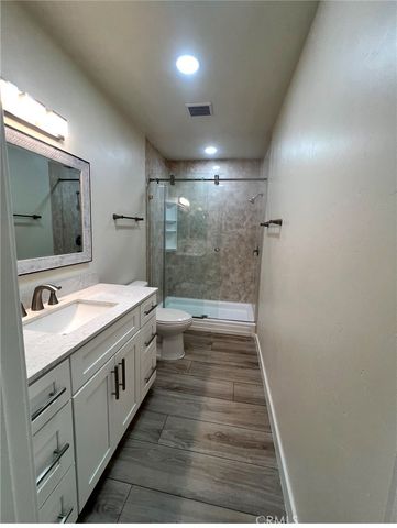 22245 Erwin Street 18, Woodland Hills, CA 91367