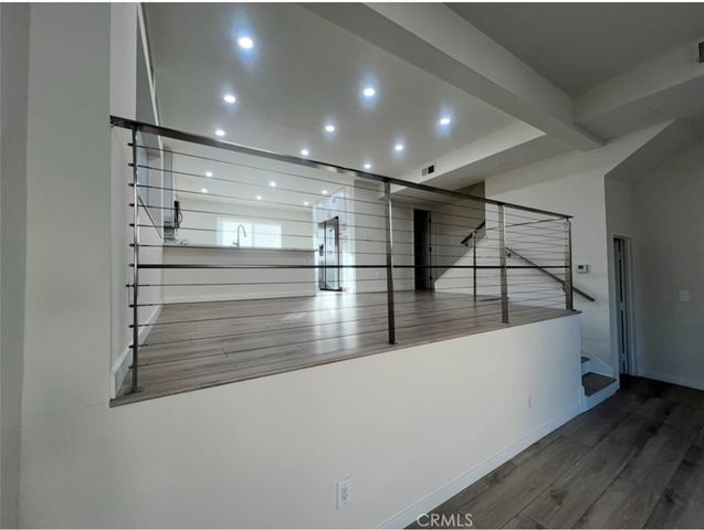 22245 Erwin Street 18, Woodland Hills, CA 91367