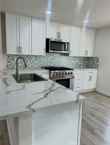 22245 Erwin Street 18, Woodland Hills, CA 91367