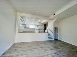 22245 Erwin Street 18, Woodland Hills, CA 91367