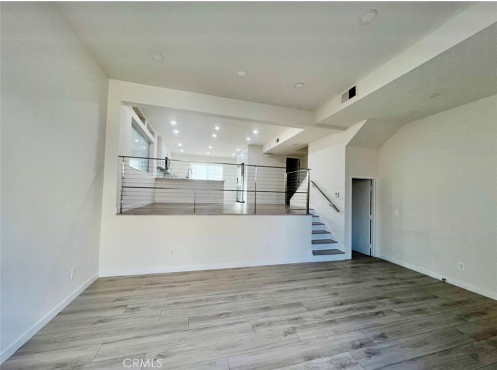 22245 Erwin Street 18, Woodland Hills, CA 91367