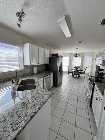 1619 Fenwick Avenue, Fort Walton Beach, FL 32547