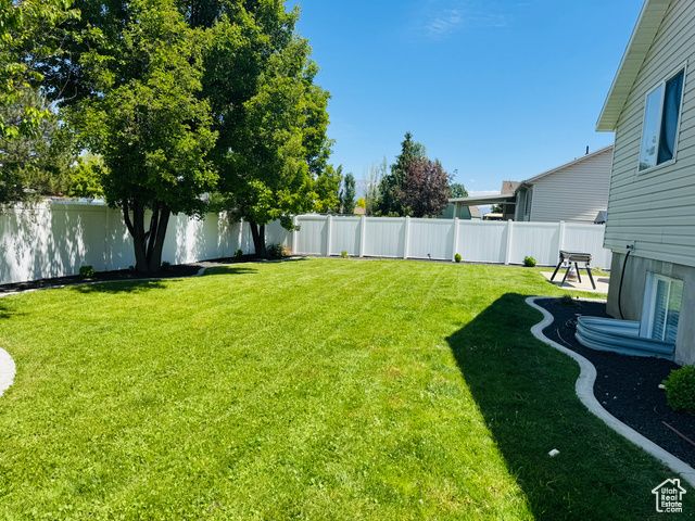 2552 W 2025 N, Clinton, UT 84015