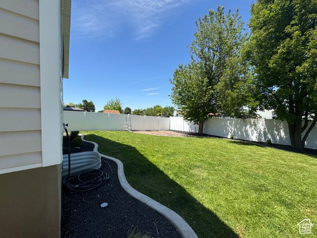 2552 W 2025 N, Clinton, UT 84015
