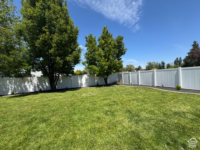 2552 W 2025 N, Clinton, UT 84015