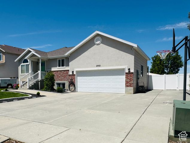 2552 W 2025 N, Clinton, UT 84015