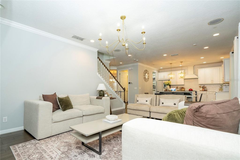 Image 20 of property listing at 5185 DOVE TREE STREET, Orlando, FL 32811
