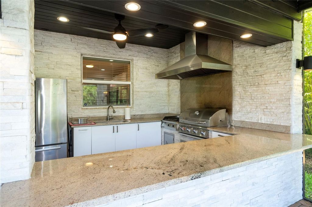 Image 28 of property listing at 5185 DOVE TREE STREET, Orlando, FL 32811