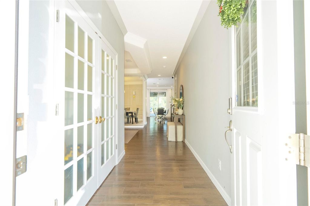 Image 5 of property listing at 5185 DOVE TREE STREET, Orlando, FL 32811