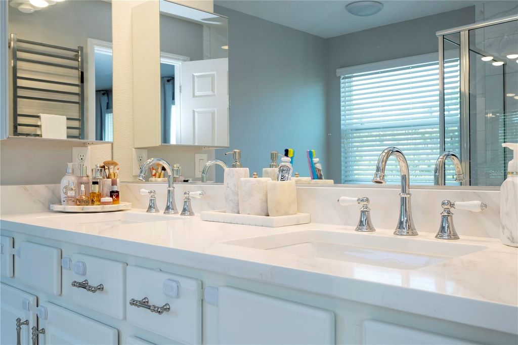 Image 41 of property listing at 5185 DOVE TREE STREET, Orlando, FL 32811