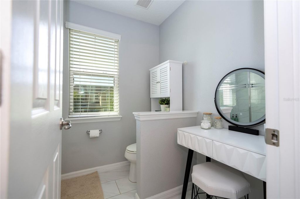 Image 47 of property listing at 5185 DOVE TREE STREET, Orlando, FL 32811