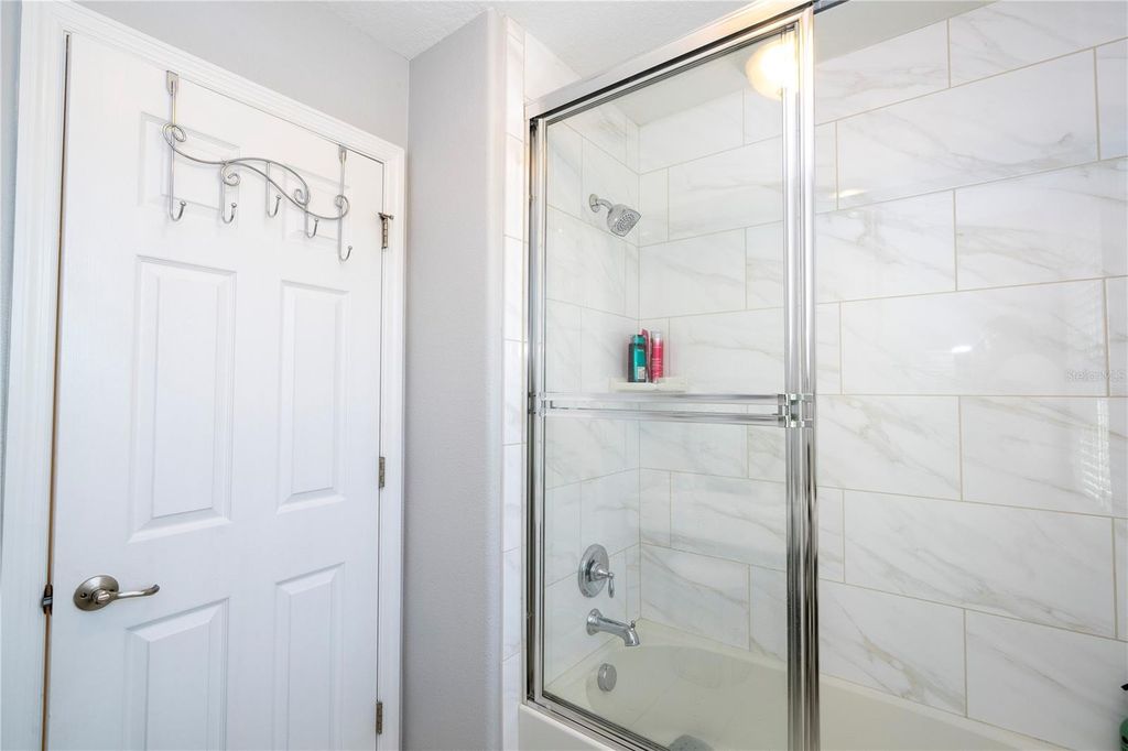 Image 48 of property listing at 5185 DOVE TREE STREET, Orlando, FL 32811