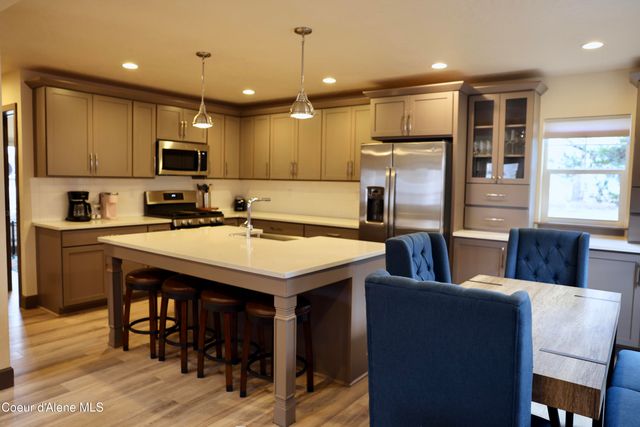 22 Welty Dr, Dover, ID 83825