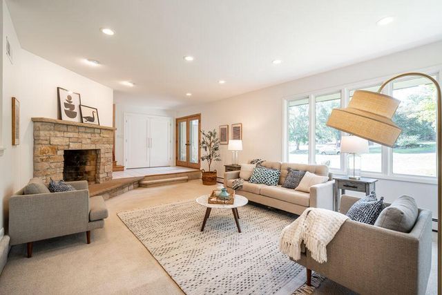 16690 Shore Line DRIVE, Brookfield, WI 53005